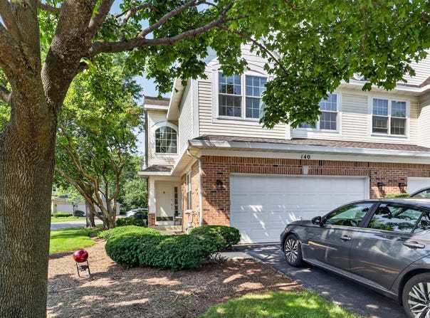 140 Bay Drive, Itasca, IL 60143