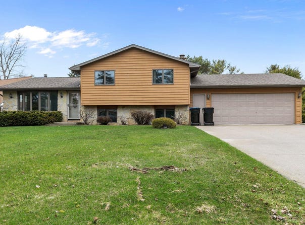 634 E WALNUT Place, STURGEON BAY, WI 54235