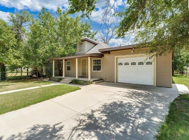 309 E Carpenter St, Hutchinson, KS 67501