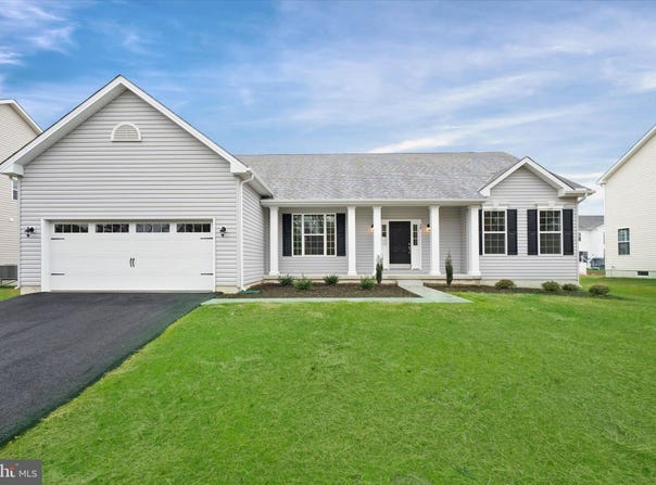 6 SUMMIT Drive, SMYRNA, DE 19977