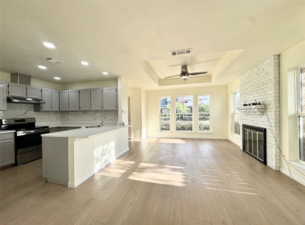 2201 Summer Place Drive, Arlington, TX 76014