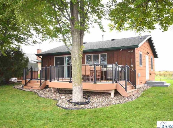 17075 Dickenson Lane, Waterville, MN 56096