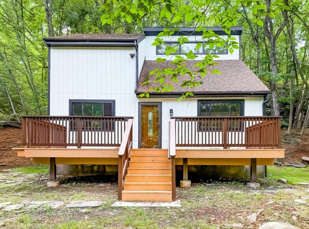 297 Saunders Drive, Bushkill, PA 18324