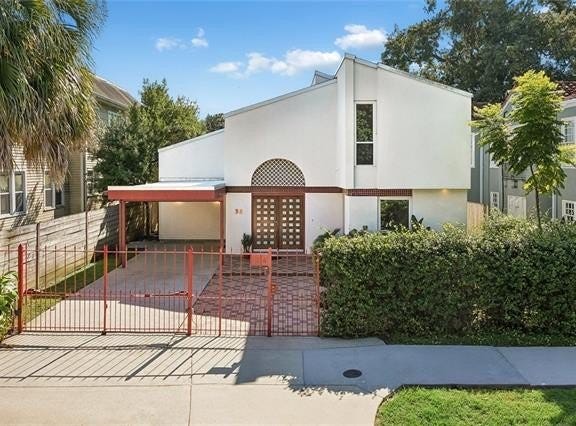 34 FONTAINEBLEAU Drive, New Orleans, LA 70125