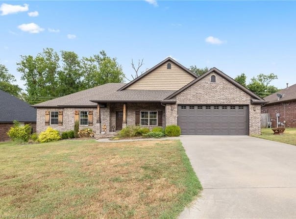 2304 Vail DR, Van Buren, AR 72956