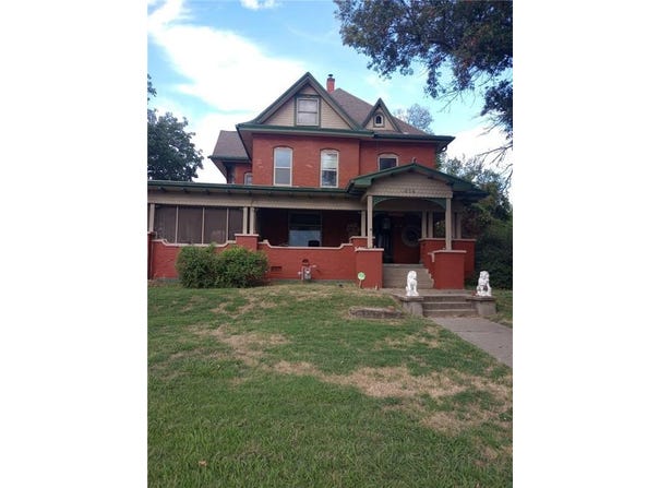 614 Elm Street, Coffeyville, KS 67337