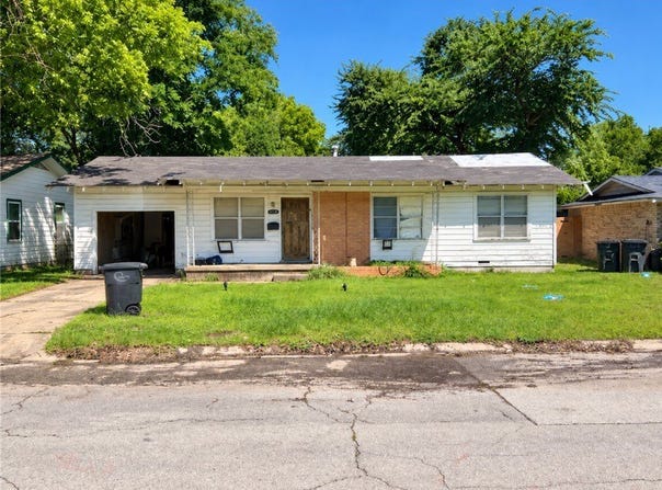 910 Euclid Street, Cleburne, TX 76033