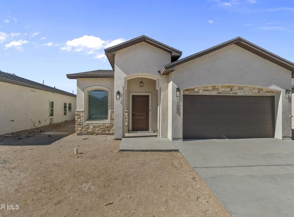 6015 Spring Ridge Drive, Santa Teresa, NM 88008