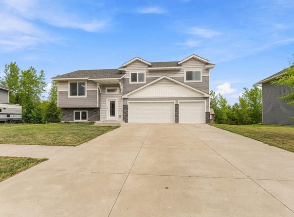 645 Highview Loop SE, Pine City, MN 55063