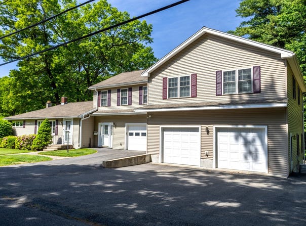 29 Morningside St, Leominster, MA 01453