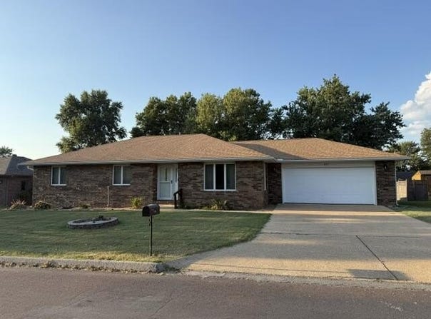 807 E 16th Street, Mountain Grove, MO 65711