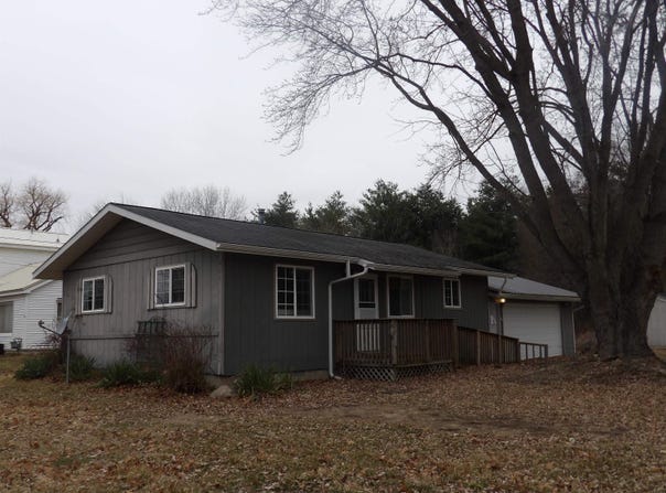 451 E Ludington, Farwell, MI 48622