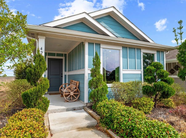 421 Corsair Way, Ferris, TX 75125
