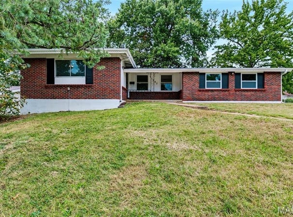 11097 Worchester Drive, St Louis, MO 63136