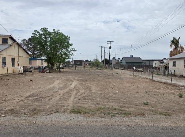 1014 E 2nd St, Pecos, TX 79772
