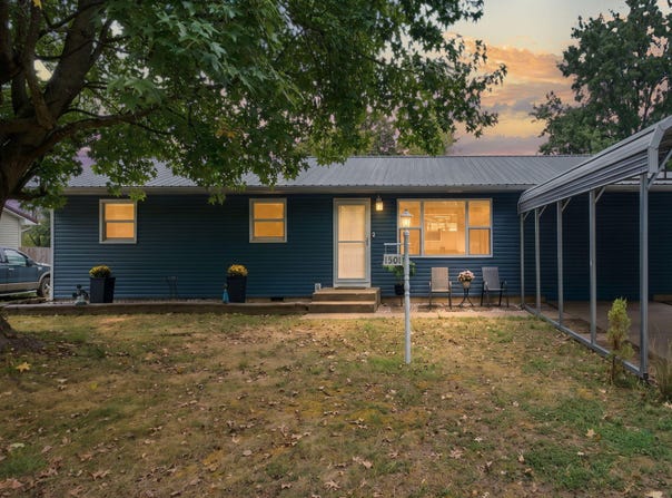 1501 Ford Drive, Aurora, MO 65605