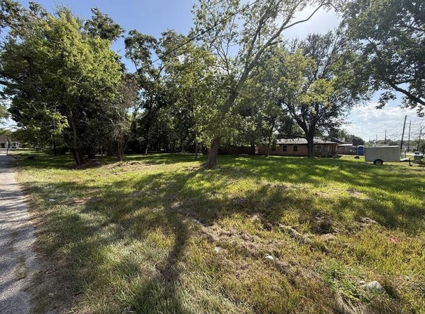 2015 Toledo St, Beaumont, TX 77703
