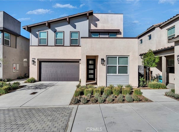 15946 Caterpillar, Fontana, CA 92336
