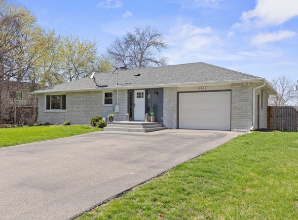 4464 Wilshire Boulevard, Mound, MN 55364