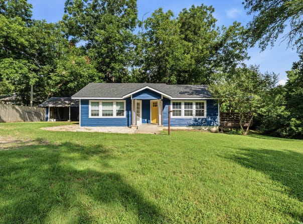 603 E Avenue A, Valley Mills, TX 76689