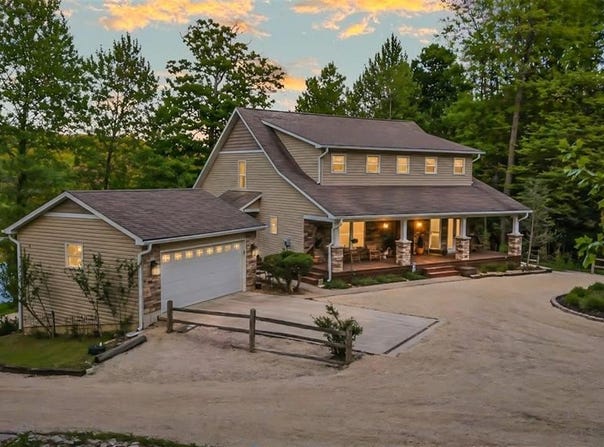 430 Riverview Dr, Golden Eagle, IL 62036