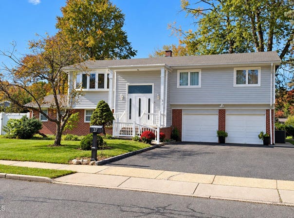 37 Valley Vale Drive, Old Bridge, NJ 08857
