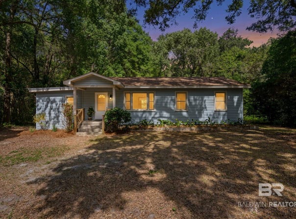 2566 Riverside Drive, Mobile, AL 36605