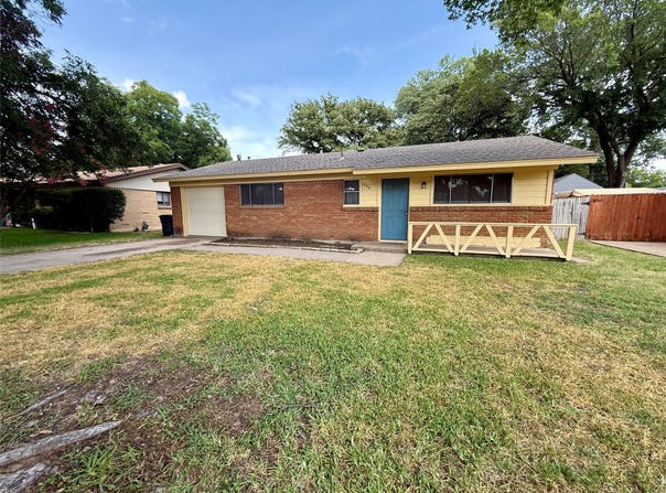308 Simmons Drive, Hurst, TX 76053