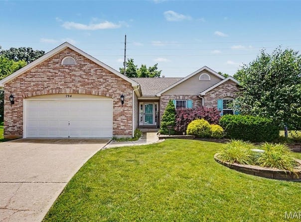 794 Berrywine Lane, Arnold, MO 63010