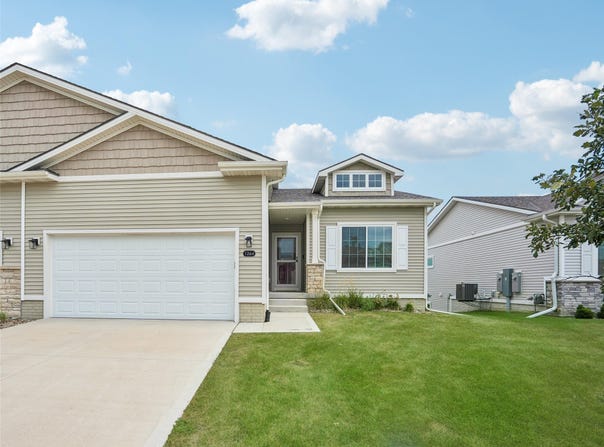 1264 S Maycomb Drive, West Des Moines, IA 50266