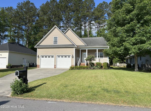 328 Lakemere Drive, New Bern, NC 28562