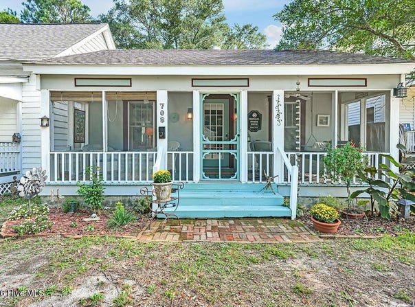708 N Atlantic Avenue, Southport, NC 28461