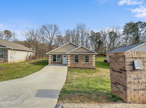 1818 Watauga St, Sevierville, TN 37876