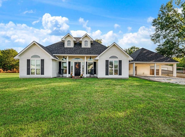720 Daniel Street, Blossom, TX 75416