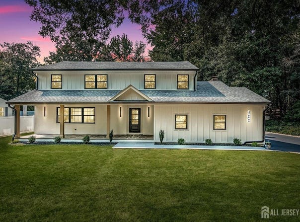 300 E Chestnut Avenue E, Metuchen, NJ 08840