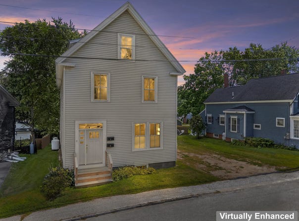 8 Pope Street, Gardiner, ME 04345