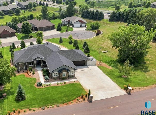 3305 W Old Yankton Rd, Sioux Falls, SD 57108-5068
