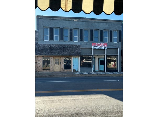 221 S Main, McGregor, TX 76657