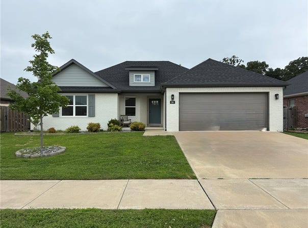 56 E Loveland Loop, Farmington, AR 72730
