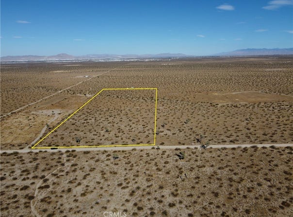 2 Wilson Ranch Rd, Adelanto, CA 92301
