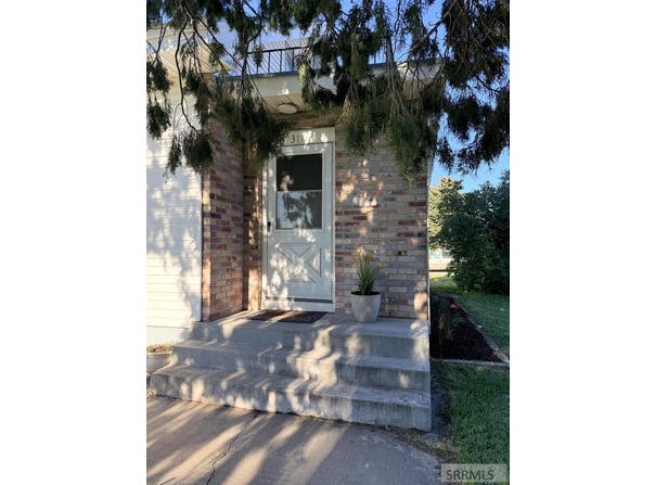 317 3rd Street, Ashton, ID 83420