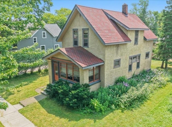 1114 N 18th St, Superior, WI 54880