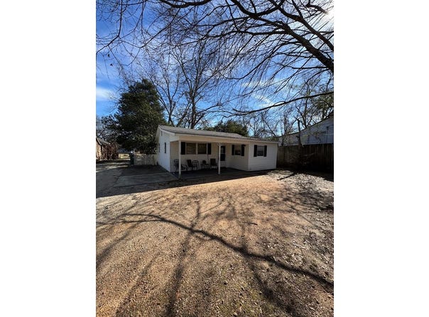 131 Sanford Avenue, Eufaula, AL 36027