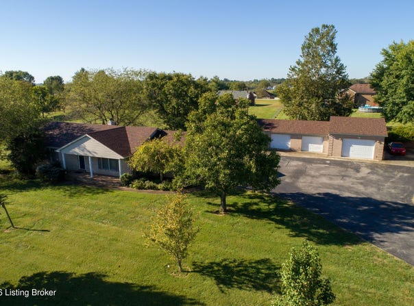 25 Valleyview Dr, Fisherville, KY 40023