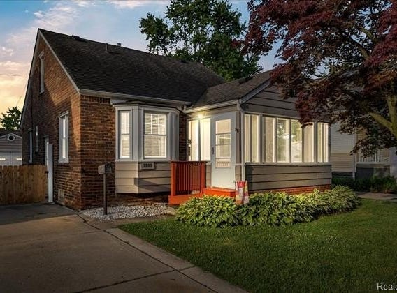 1009 Harvard Road, Berkley, MI 48072