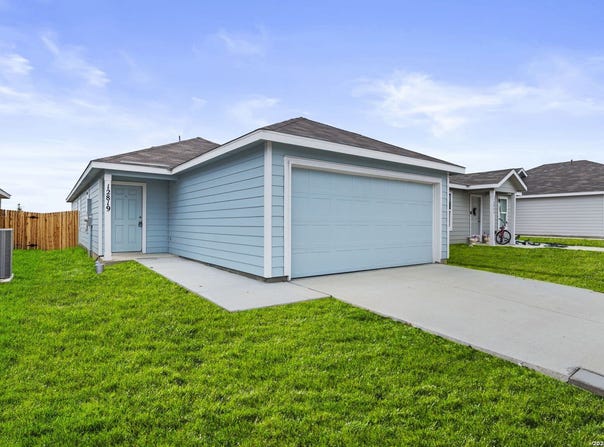 12819 KATHLEEN ST, St Hedwig, TX 78152