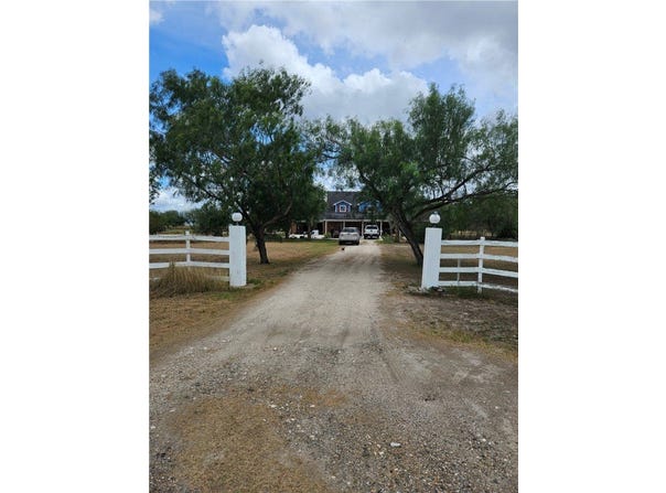 211 County Road 310, Orange Grove, TX 78372