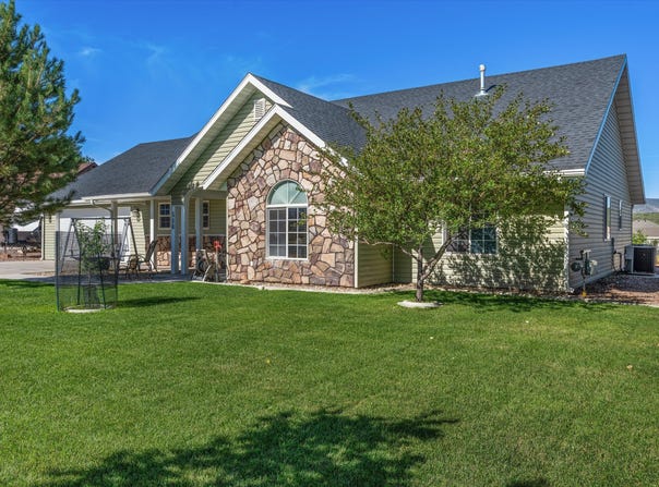 514 S 200 E St, Enterprise, UT 84725
