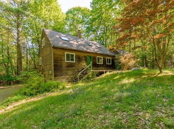 113 West St, Pepperell, MA 01463