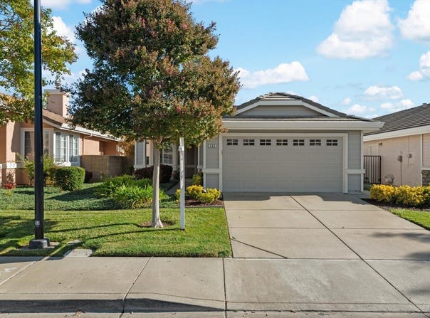 460 Mandarin Circle, Vacaville, CA 95687